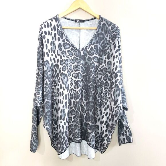 M Made In Italy Large Leopard Print Grey V-Neck Boxy Oversized Sweater Relaxed - Picture 1 of 10